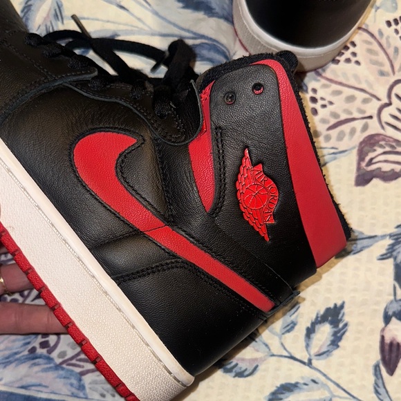 Wmns Air Jordan 1 High Zoom Comfort 'Black University Red' - Picture 7 of 14